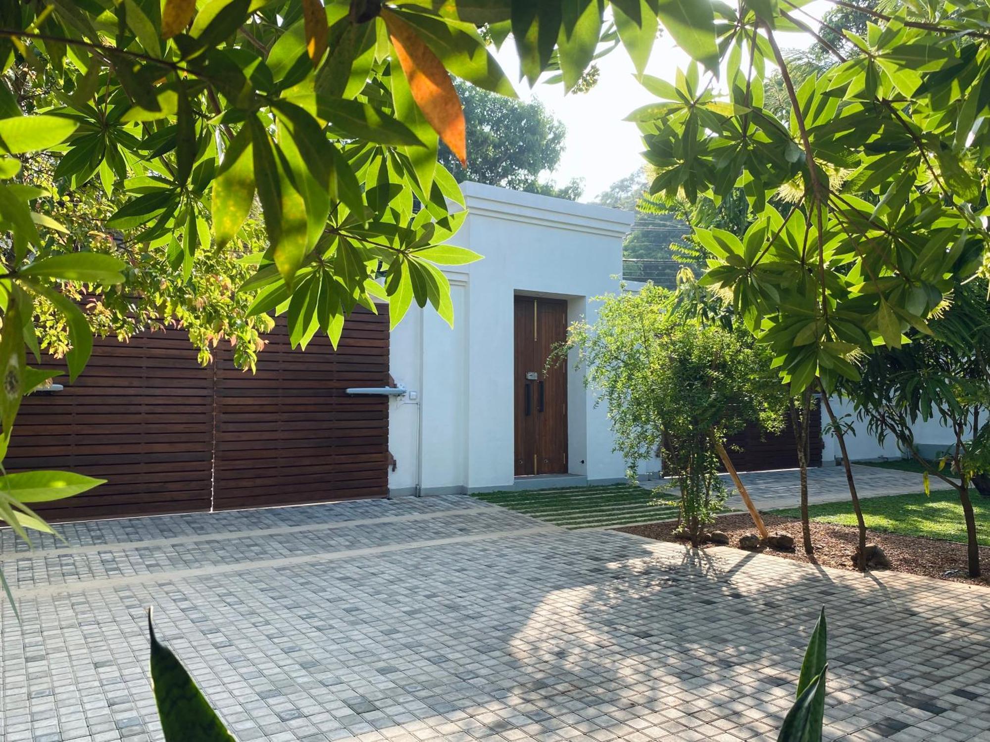 Livin Lush Luxury Retreat Ξενοδοχείο Anuradhapura Εξωτερικό φωτογραφία